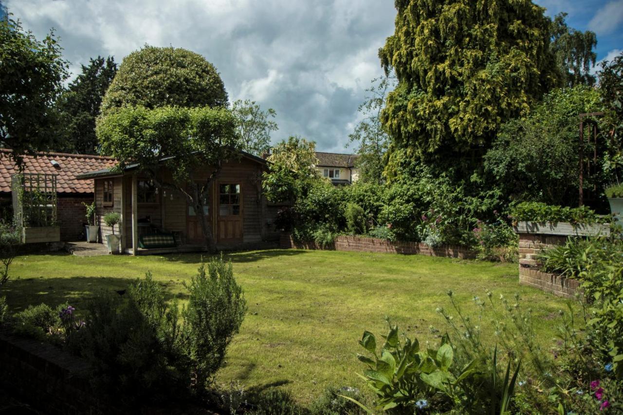 The Old Manse B&B Bures Exterior photo